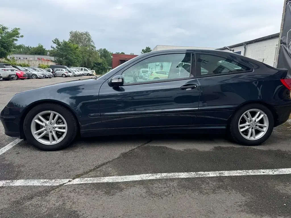 Gebraucht Mercedes C200 163 PS (119 kW) 2003 Schwarz Coupé