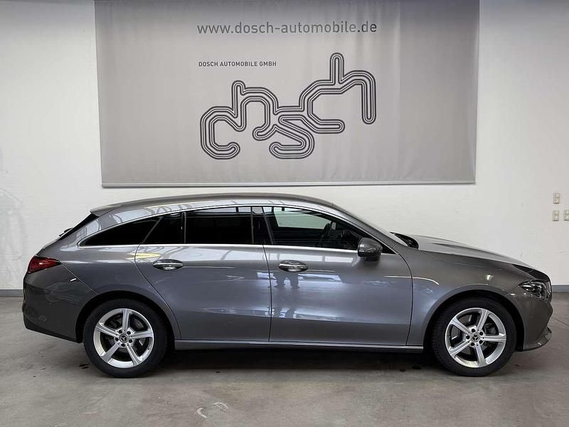Gebraucht Mercedes CLA220 190 PS (139 kW) 2023 Mountaingrau Limousine