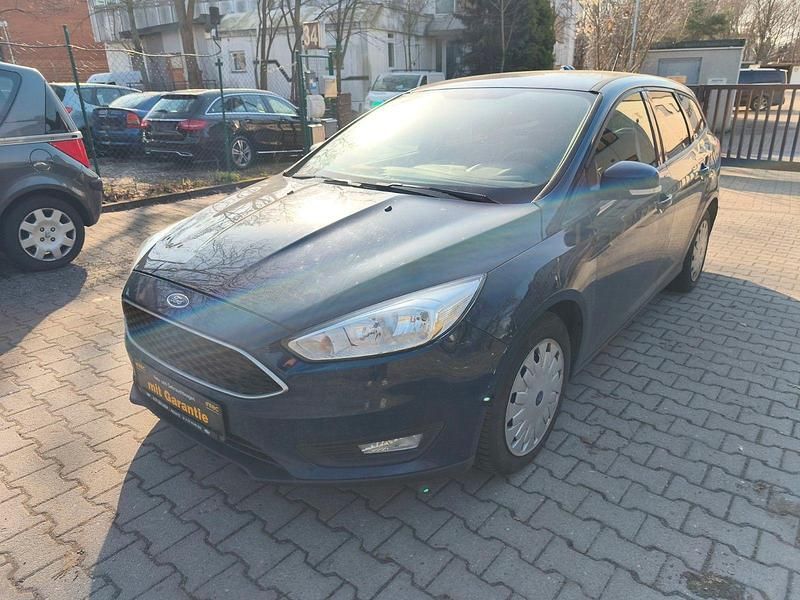 Gebraucht Ford Focus Trend 105 PS (77 kW) 2017 Blau Kombi