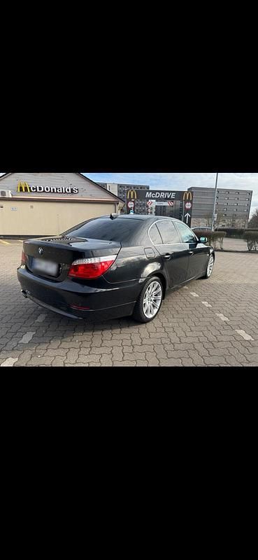 Gebraucht BMW 530 235 PS (172 kW) 2007 Schwarz Limousine