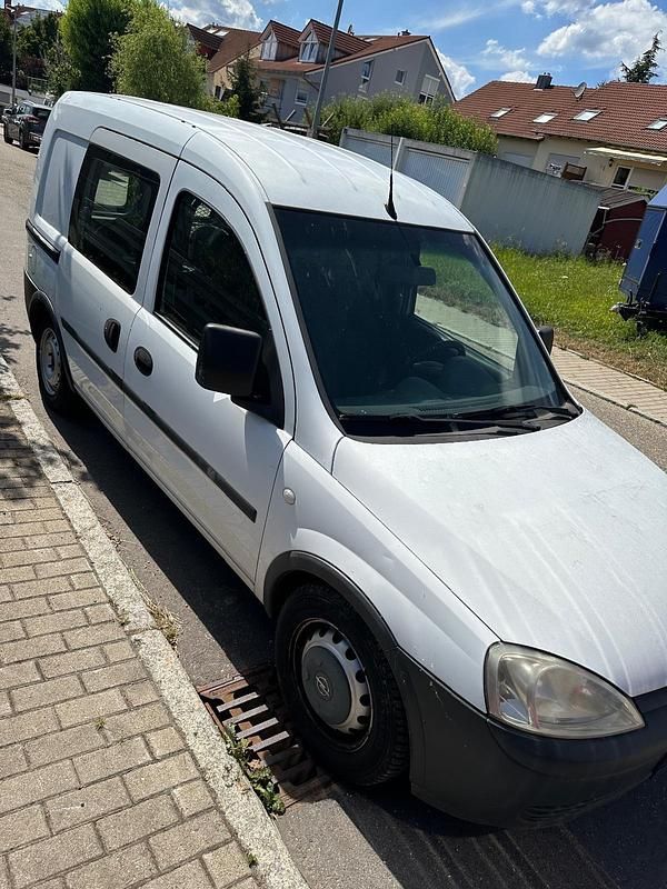 Weiß Gebraucht 2007 Opel Combo Van / Kleinbus | 2.050 € - Bild 1/4