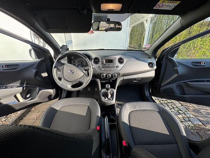 Gebraucht Hyundai i10 Passion Plus 67 PS (49 kW) 2018 Schwarz Kleinwagen