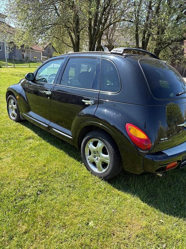 Usado Chrysler PT Cruiser 141 CV (103 kW) 2001 Negro Berlina