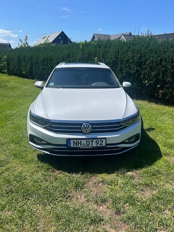 Gebraucht VW Passat Elegance 272 PS (200 kW) 2020 Weiß Kombi