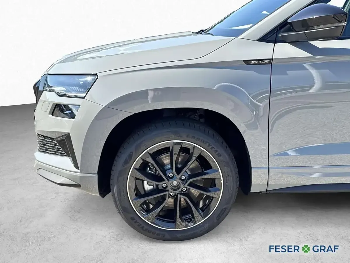 Neu Skoda Karoq Comfort 150 PS (110 kW) 2026 Stahlgrau SUV