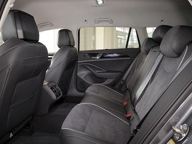 Neu VW Passat Elegance 150 PS (110 kW) 2026 Grün Kombi