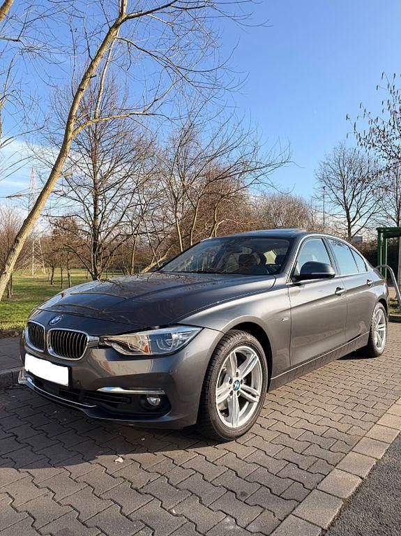 Gebraucht BMW 325 Luxury Line 224 PS (164 kW) 2017 Grau Limousine