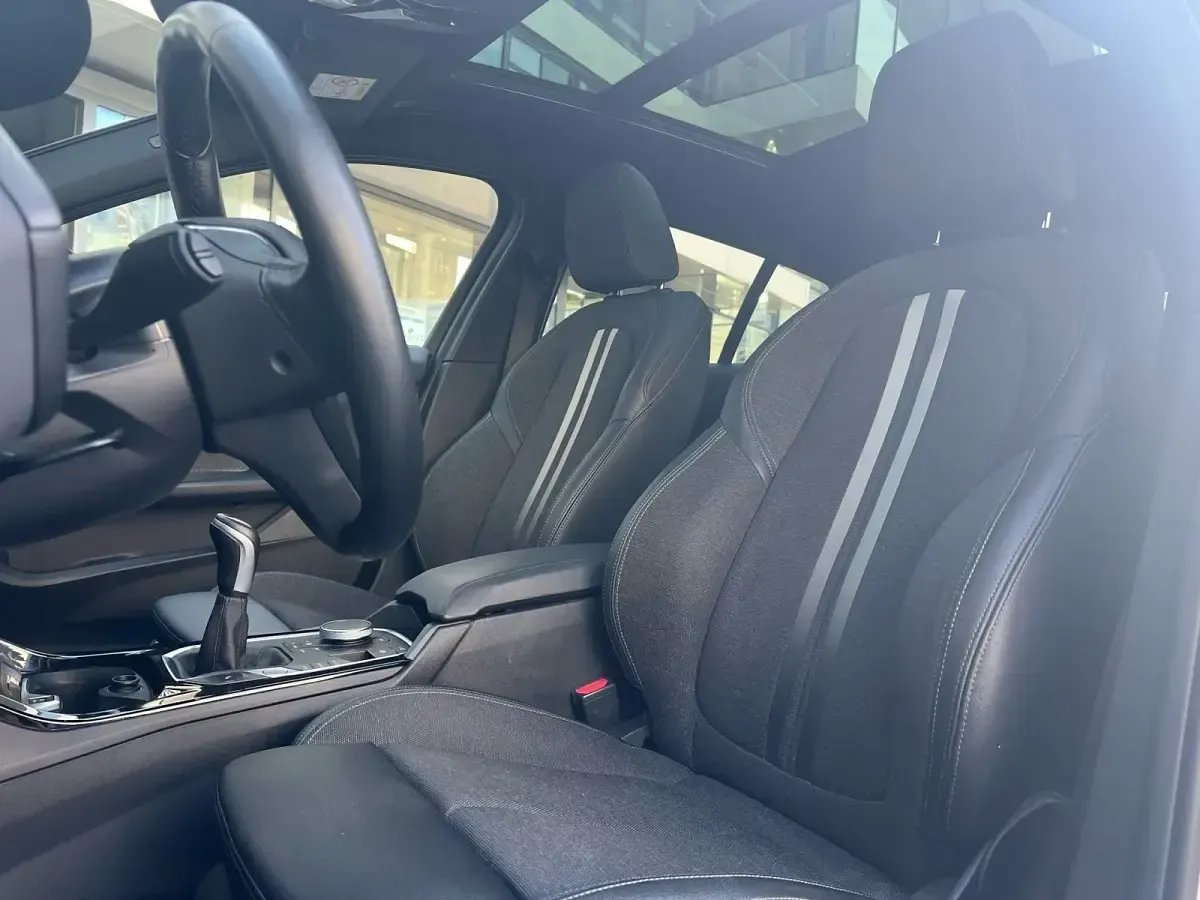 Gebraucht BMW 118 Performance 140 PS (102 kW) 2020 Weiß Kleinwagen