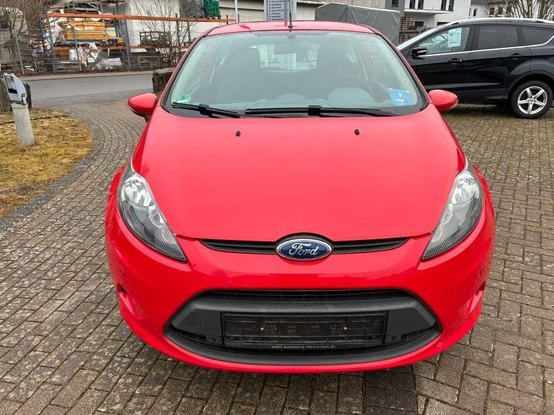 Gebraucht Ford Fiesta Trend 92 PS (67 kW) 2010 Rot Kleinwagen