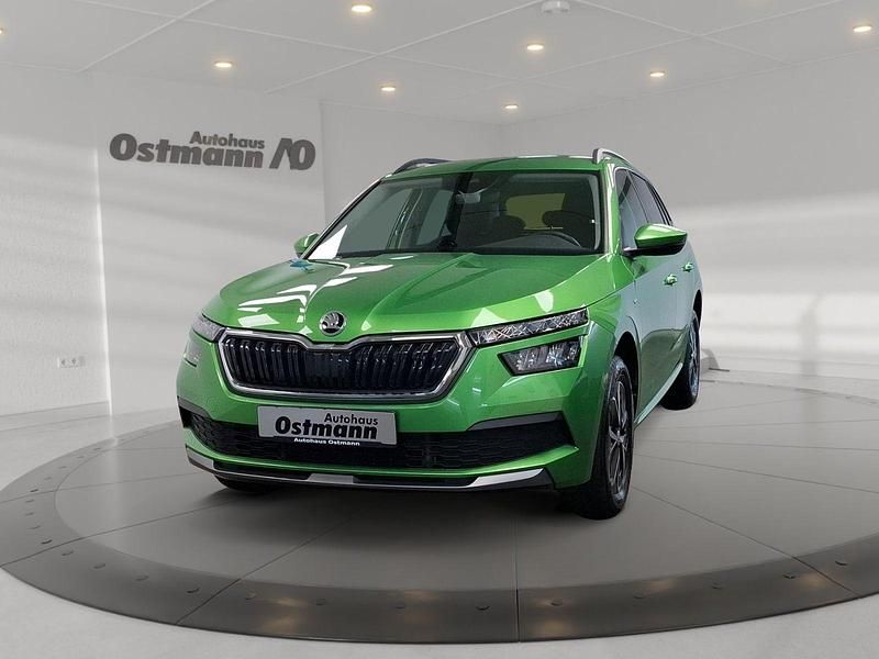 Rallyegrün Gebraucht 2020 Skoda Kamiq Drive SUV | 20.880 € (Fairer Preis) - Bild 1/4