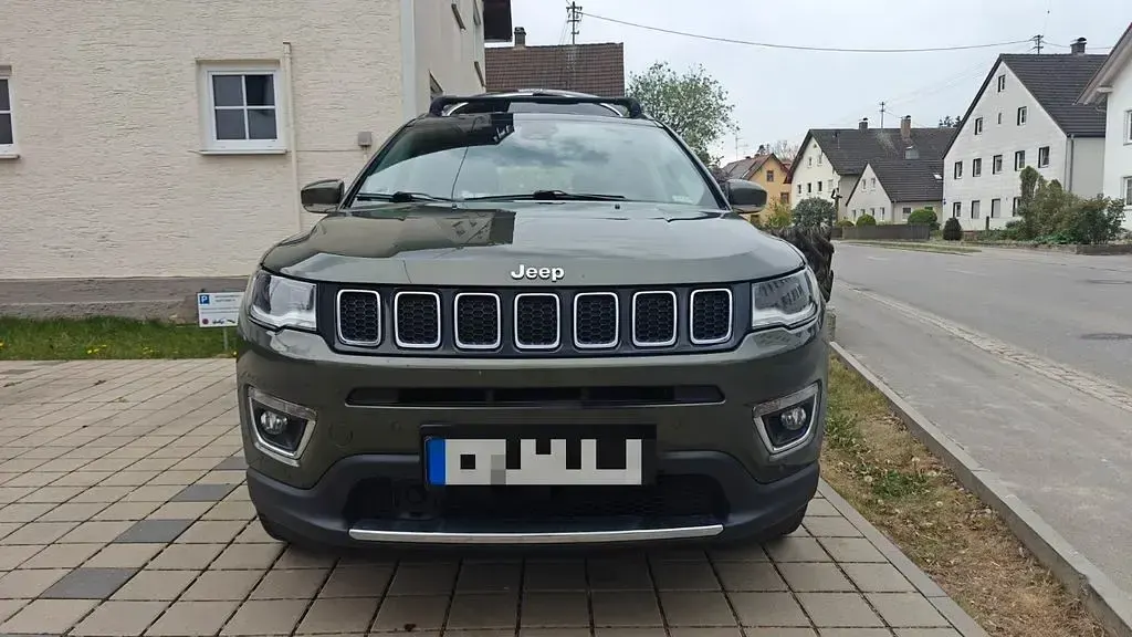 Gebraucht Jeep Compass Limited 170 PS (125 kW) 2018 Grün SUV