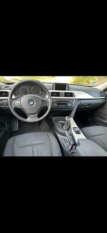 Gebraucht BMW 316 116 PS (85 kW) 2013 Grau Limousine