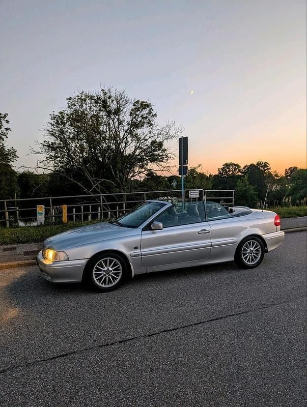 Silber Gebraucht 1999 Volvo C70 Cabrio | 5.220 € (Fairer Preis) - Bild 1/4