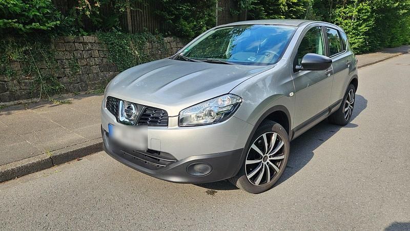 Silber Gebraucht 2012 Nissan Qashqai SUV | 6.650 € (Fairer Preis) - Bild 1/4