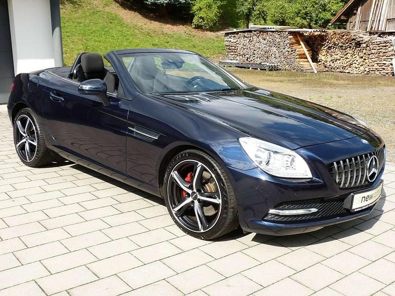 Gebraucht Mercedes SLK250 204 PS (150 kW) 2011 Blau Cabrio