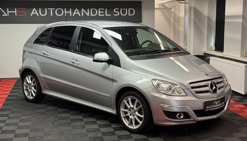 Gebraucht Mercedes B180 109 PS (80 kW) 2009 Silber Van / Kleinbus