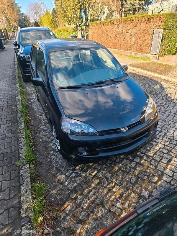 Gebraucht Daihatsu YRV 87 PS (63 kW) 2001 Schwarz Van / Kleinbus