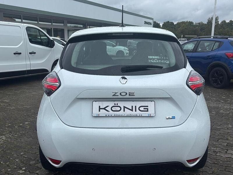 Gebraucht Renault Zoe Experience 50 kW (69 PS) 2021 Weiß Kleinwagen