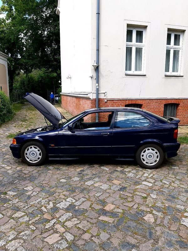Violet Gebraucht 1995 BMW 316 | 1.400 € - Bild 1/4