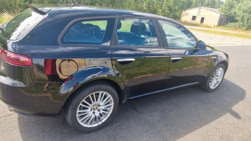 Schwarz Gebraucht 2010 Alfa Romeo 159 Kombi | 6.000 € (Fairer Preis) - Bild 1/4