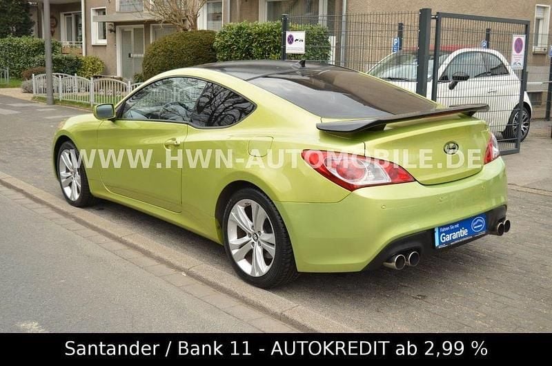 Second-hand Hyundai Genesis 213 CP (156 kW) 2010 Verde Coupe