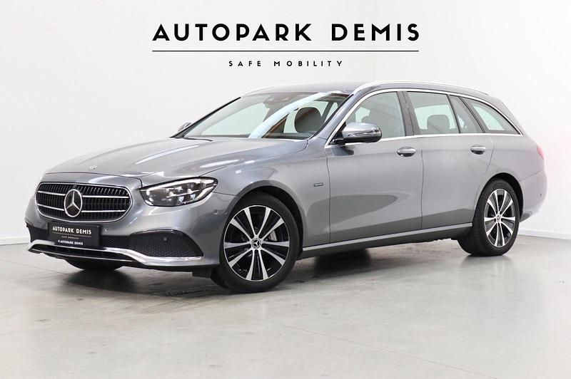 Grau Gebraucht 2021 Mercedes E300 Kombi | 25.785 € (Guter Preis) - Bild 1/4