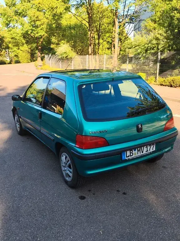 Gebraucht Peugeot 106 60 PS (44 kW) 1997 Grün Kleinwagen
