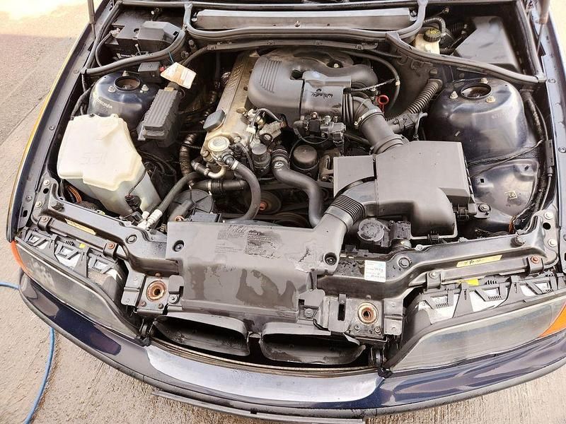 Gebraucht BMW 318 118 PS (86 kW) 2000 Blau Limousine