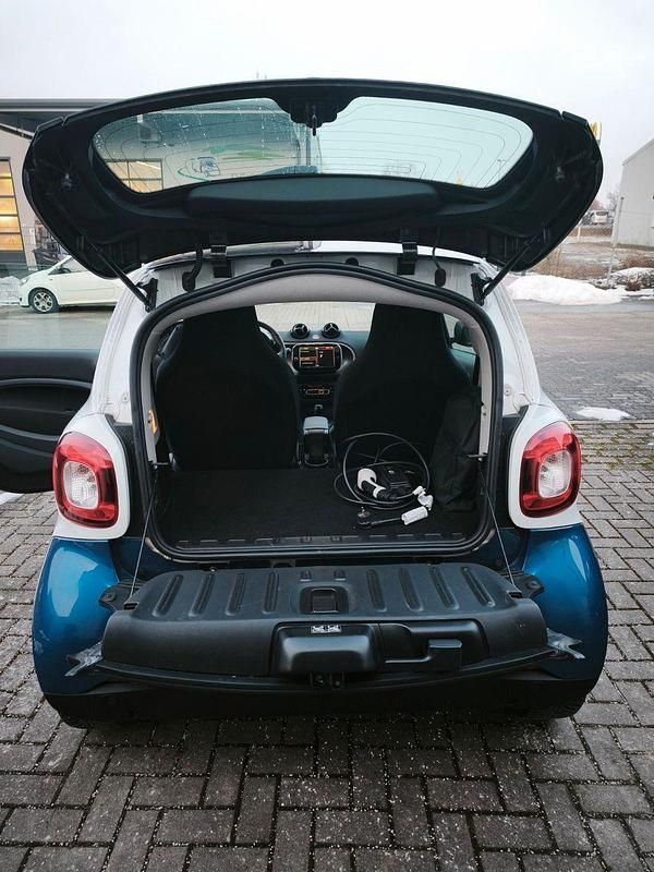 Gebraucht Smart ForTwo Coupé 60 kW (82 PS) 2021 Blau Coupé