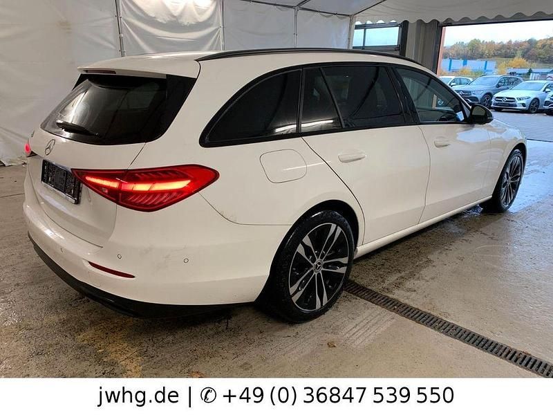 Gebraucht Mercedes C300e 313 PS (230 kW) 2023 Weiß Limousine