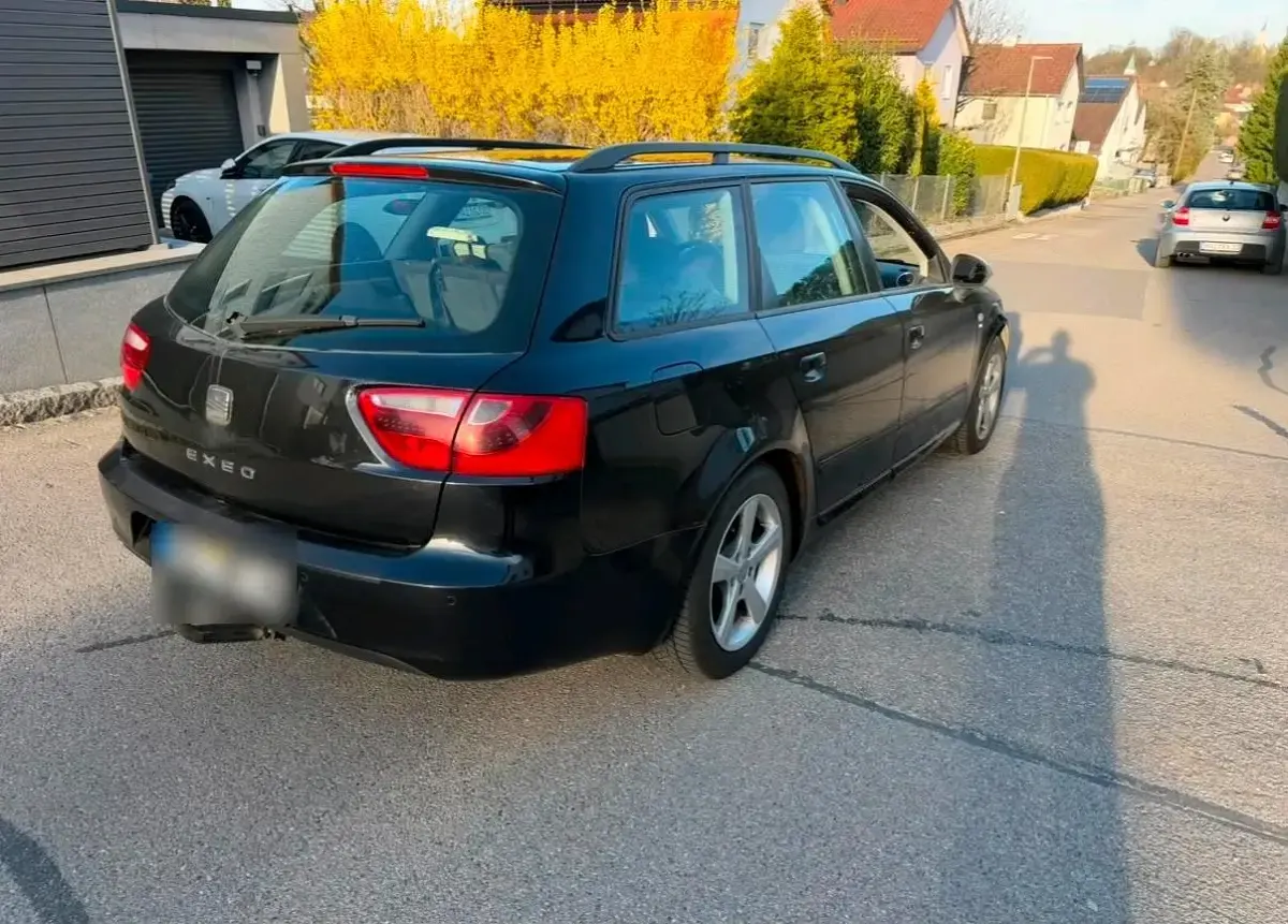 Gebraucht Seat Exeo 143 PS (105 kW) 2011 Schwarz Kombi