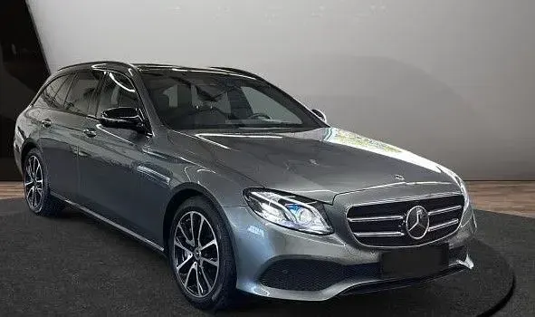 Gebraucht Mercedes E450 Avantgarde 367 PS (269 kW) 2019 Grau Limousine