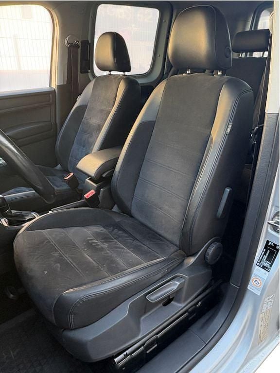 Gebraucht VW Caddy Highline 102 PS (75 kW) 2017 Silber Van / Kleinbus