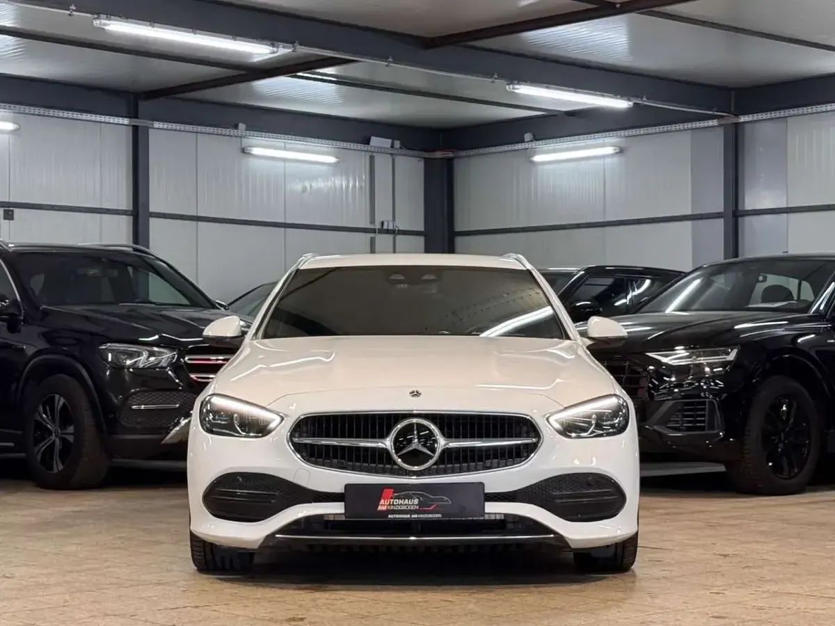 Gebraucht Mercedes C220 197 PS (144 kW) 2023 Weiß Kombi