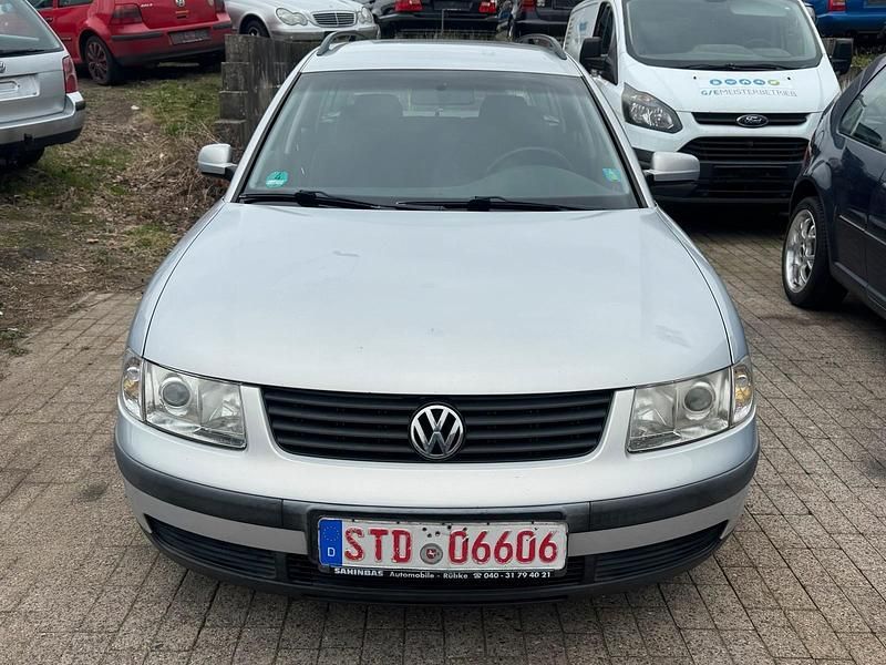 Gebraucht VW Passat 125 PS (91 kW) 1999 Silber Kombi