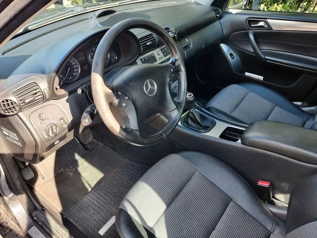 Gebraucht Mercedes C200 Avantgarde 163 PS (119 kW) 2006 Schwarz Limousine
