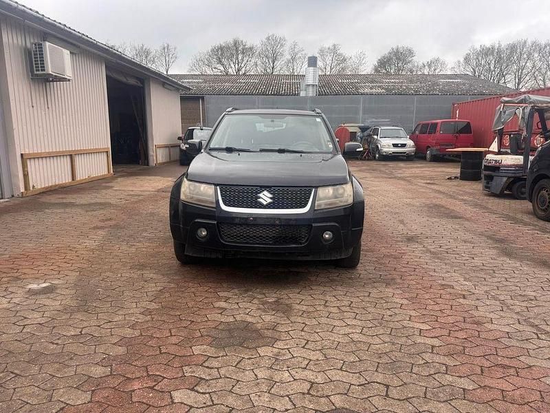 Schwarz Gebraucht 2011 Suzuki Grand Vitara Van | 2.200 € - Bild 1/4