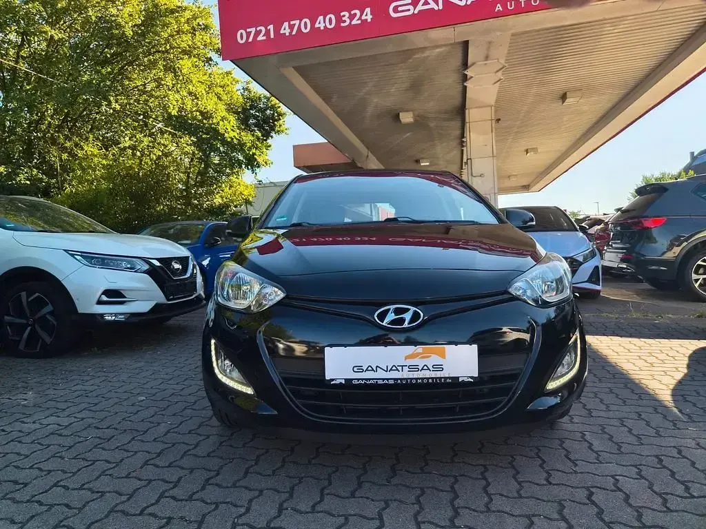 Gebraucht Hyundai i20 Edition 86 PS (63 kW) 2014 Schwarz Kleinwagen