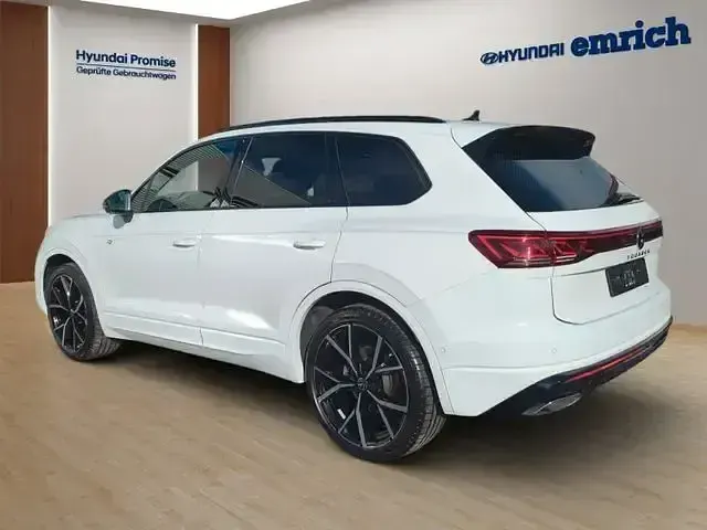 Gebraucht VW Touareg R-line 286 PS (210 kW) 2024 Weiß SUV