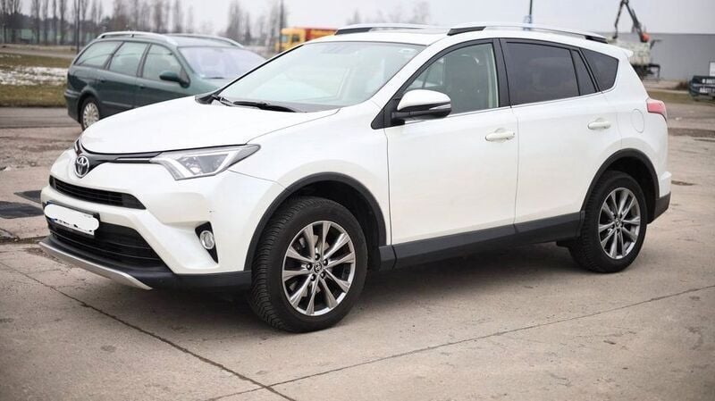 Weiß Gebraucht 2016 Toyota RAV4 Comfort SUV | 15.999 € (Fairer Preis) - Bild 1/4