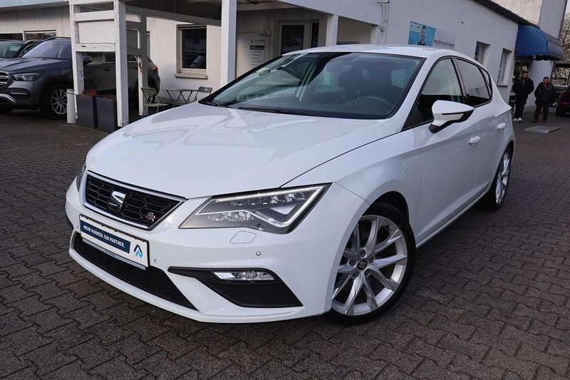 Nevada white Gebraucht 2019 Seat Leon FR Limousine | 16.990 € (Fairer Preis) - Bild 1/2