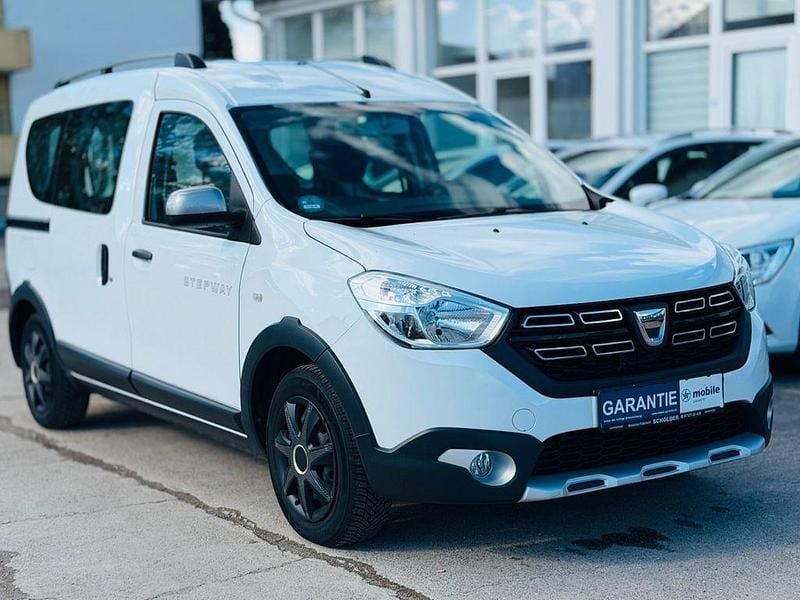 Gebraucht Dacia Dokker Stepway 109 PS (80 kW) 2019 Weiß Van / Kleinbus
