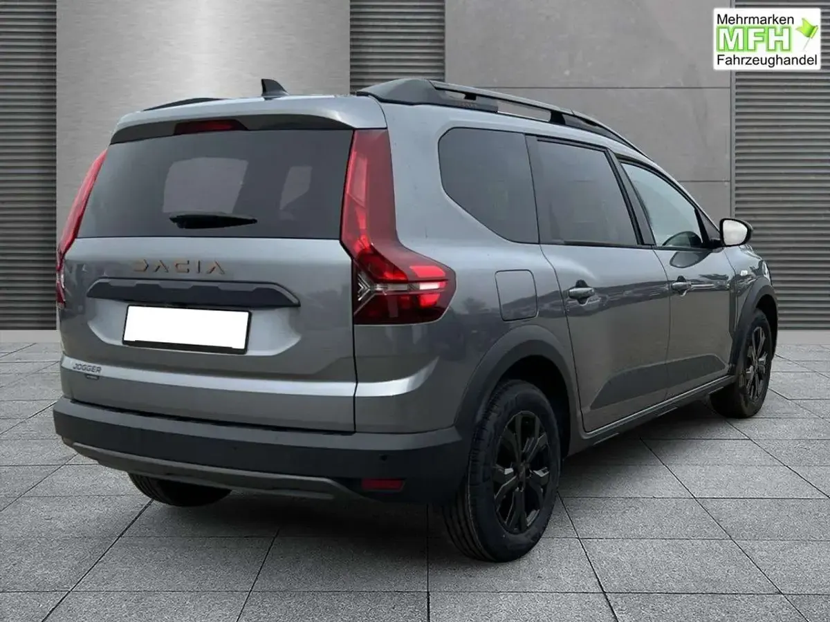 Neu Dacia Jogger Extreme 141 PS (103 kW) 2025 Dolomitgrau Van / Kleinbus