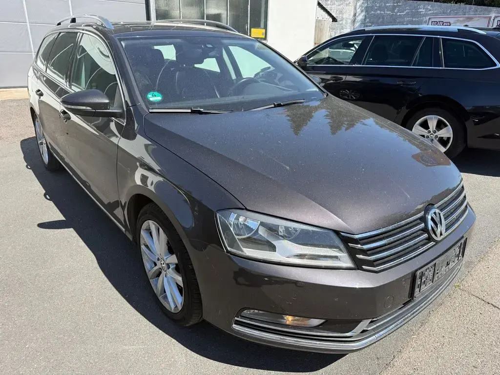 Gebraucht VW Passat Highline 170 PS (125 kW) 2011 Braun Kombi