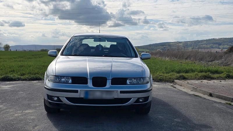 Second-hand Seat Leon 180 CP (132 kW) 2002 Argintiu Hatchback
