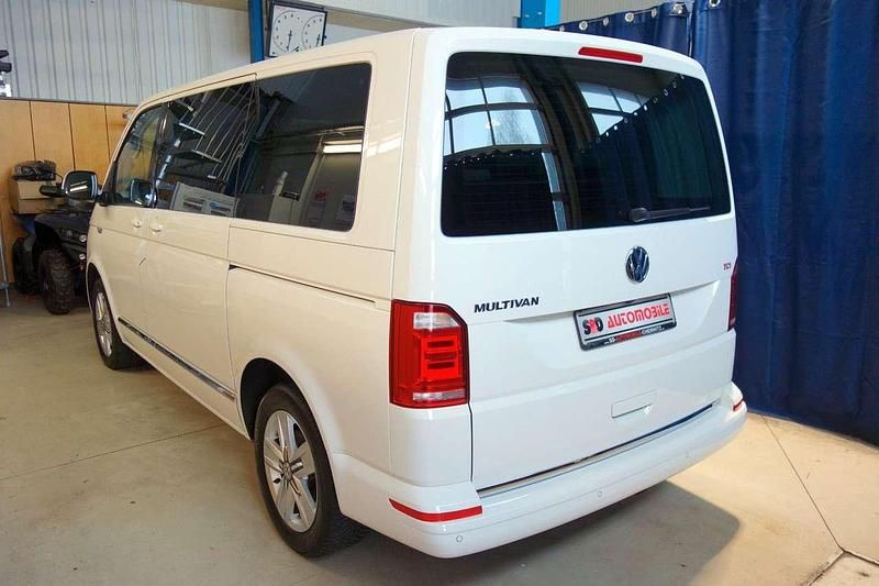 Second-hand VW Multivan Generation Six 204 CP (150 kW) 2018 Alb Monovolum