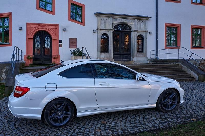 Gebraucht Mercedes C220 Edition 170 PS (125 kW) 2014 Weiß Coupé