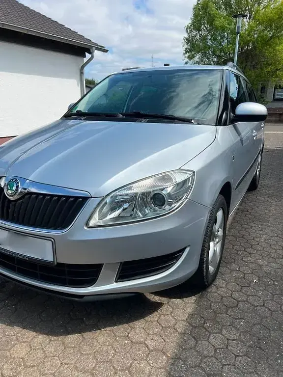 Gebraucht Skoda Fabia Family 70 PS (51 kW) 2013 Silber Kombi