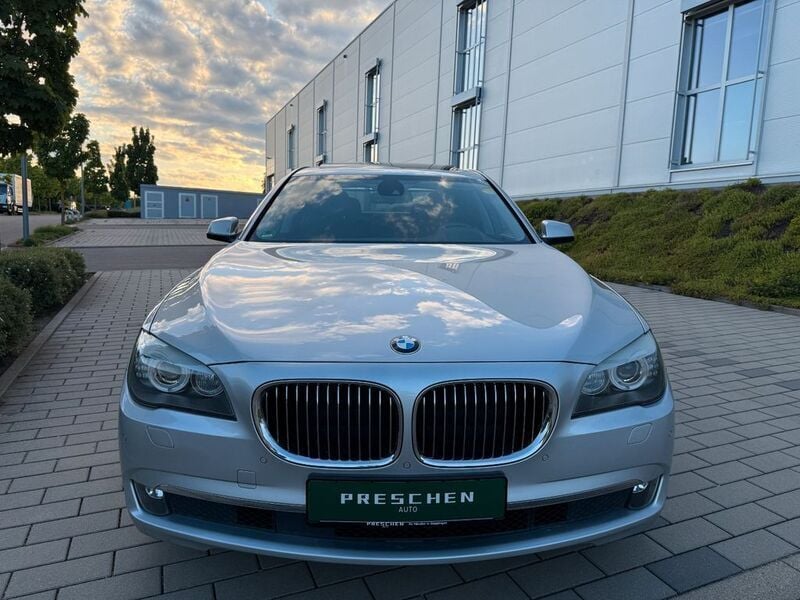 Gebraucht BMW 730 245 PS (180 kW) 2012 Silber Limousine