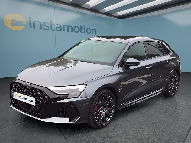 Grau Neu 2025 Audi RS3 Sportback Kleinwagen | 84.499 € - Bild 1/4